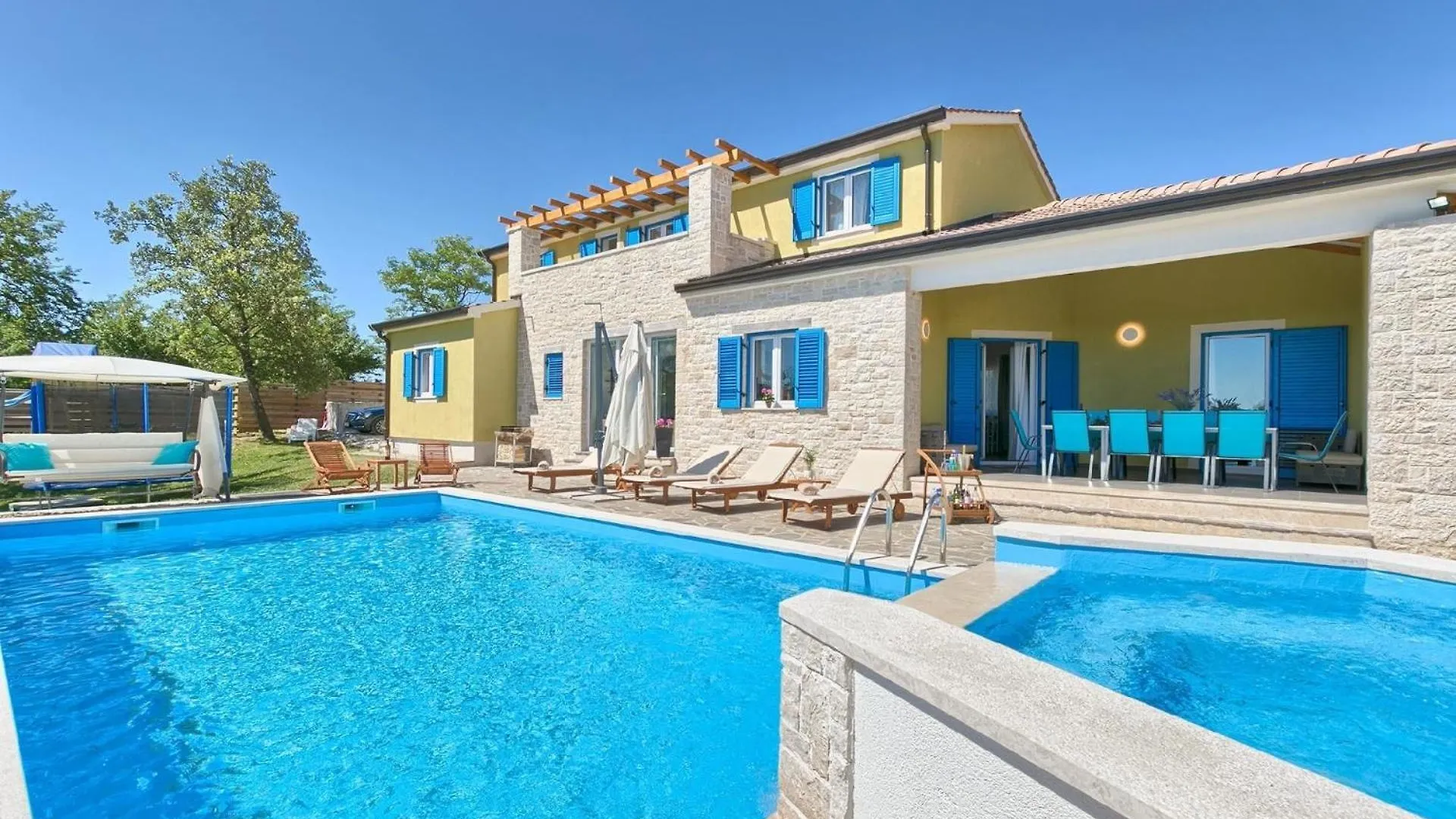 Ferienhaus Mit Privatpool Fuer 12 Personen Ca 280 Qm In Muzini, Istrien Binnenland Von Istrien Zminj