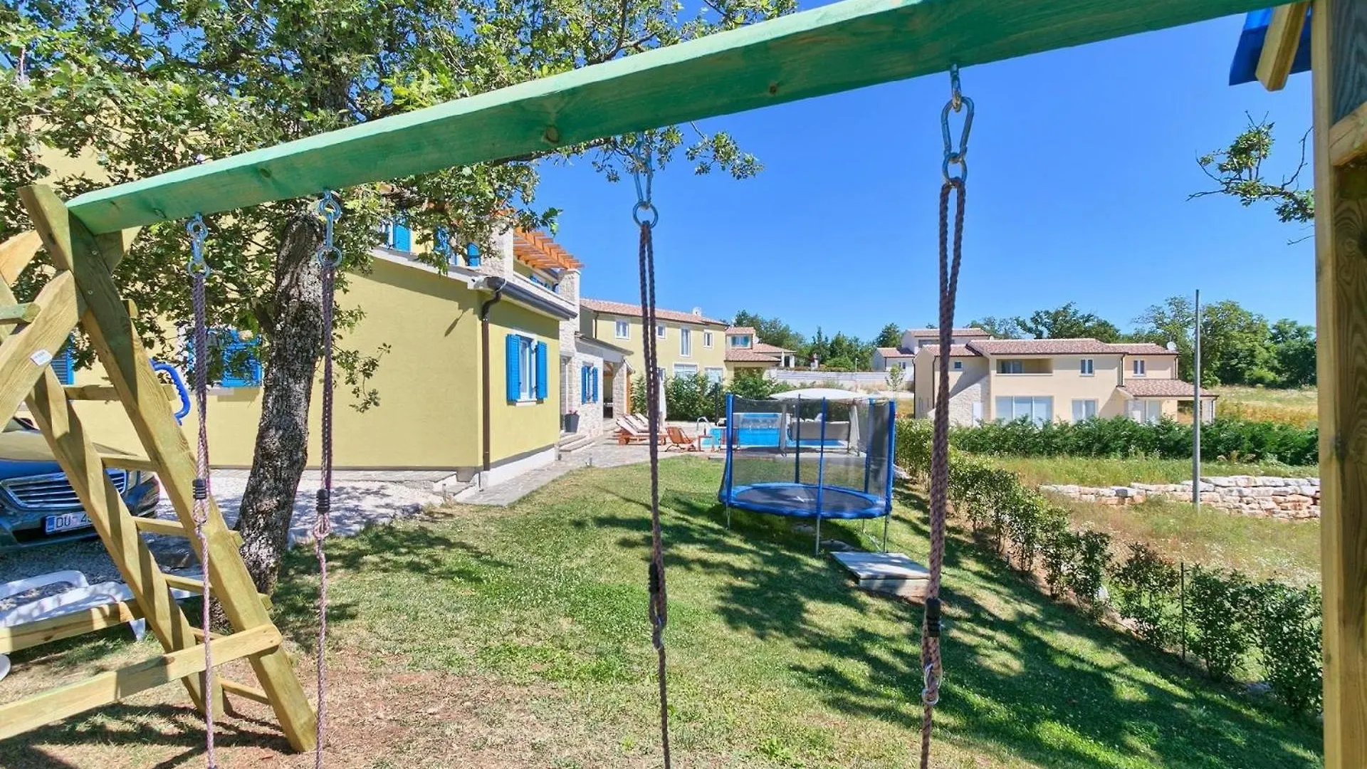 Ferienhaus Mit Privatpool Fuer 12 Personen Ca 280 Qm In Muzini, Istrien Binnenland Von Istrien Zminj Croatia